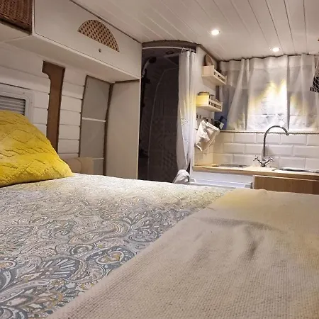 Furgoneta Camper Κάμπινγκ